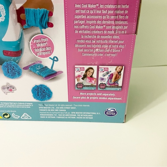 Cool Maker - Deluxe Sew N Style Sewing Machine with Pom Pom Maker Attachment - Picture 10 of 16
